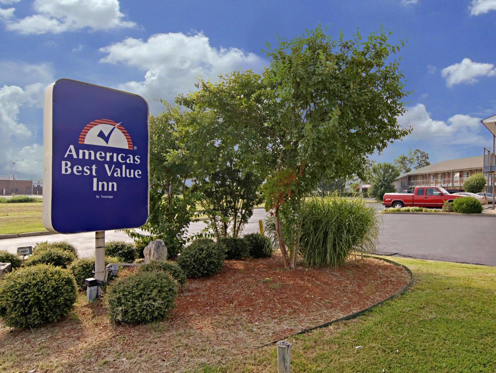 Americas Best Value Inn Jonesboro Exterior photo