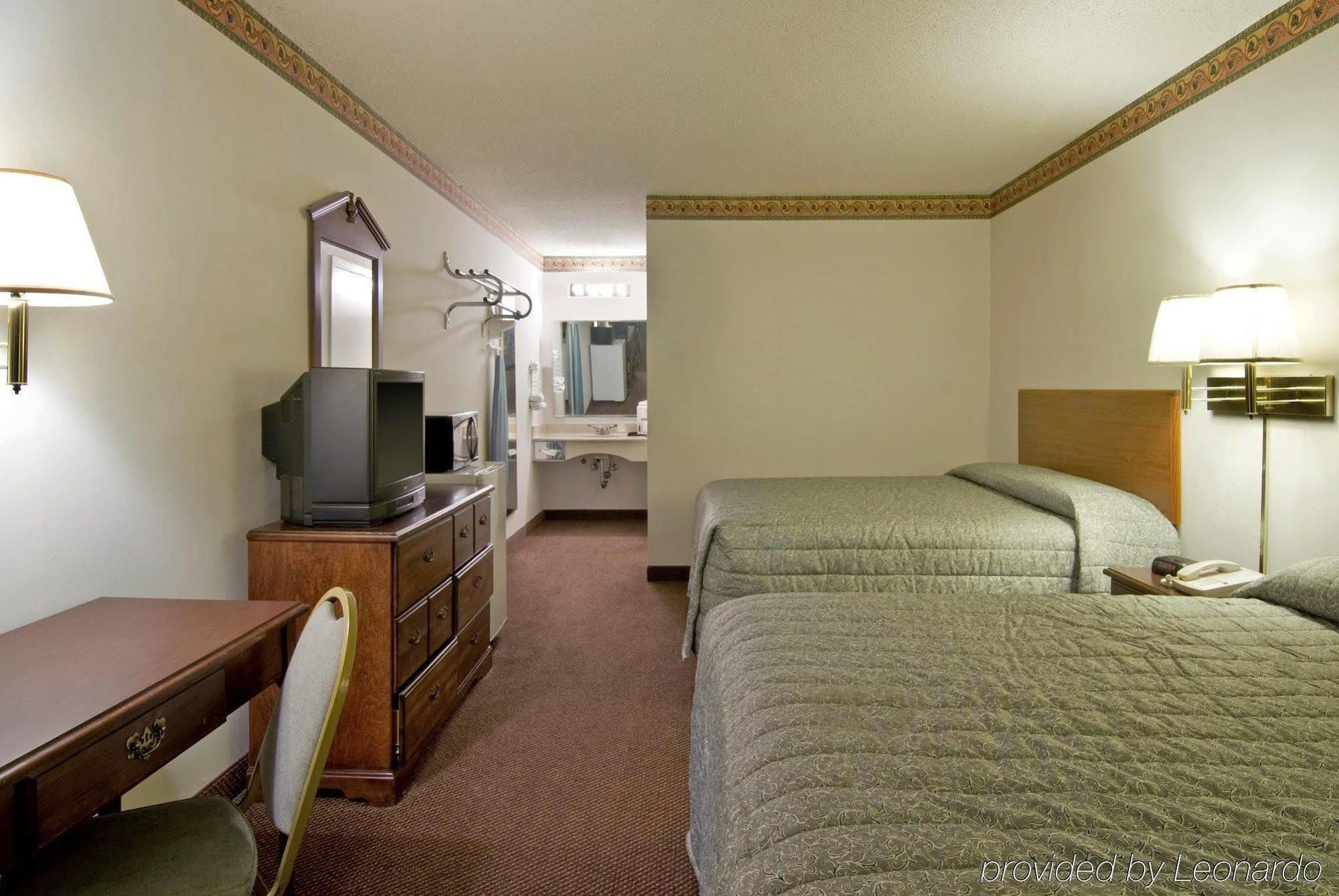Americas Best Value Inn Jonesboro Room photo